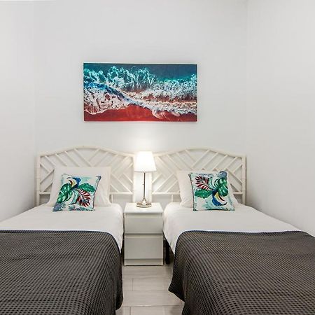 Central 2 Bedroom Apartment Playa De Las Americas Exterior photo